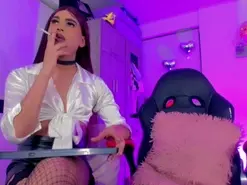 Amateur Adult Webcams of hellen_moons