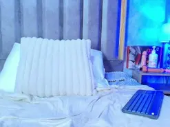 Amateur Free Live Porn of AvaX_777