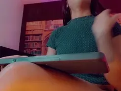 Amateur Free Live Porn of emeli_roushot