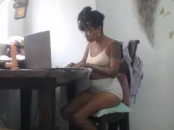 Amateur Free Porn Cam of hotcaliente_19