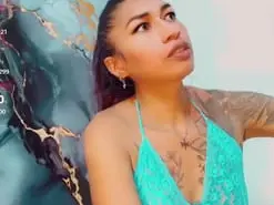 Amateur Adult Video Chat of khiara_moretti