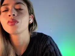 Amateur Sex Cam of carol_blonde