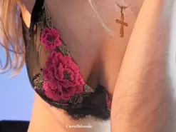 Amateur Live Sex of carol_blonde