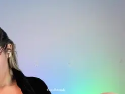 Amateur Sex Cam of carol_blonde