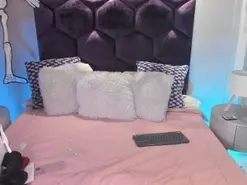 Amateur Nude Webcam of KatrinaEvans