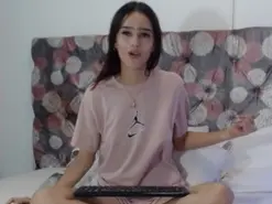 Amateur Live Porn of Melody-Mansson