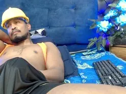 Amateur Live Sex Cam of Menblackfire