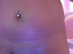 Amateur Live Sex Cam of LoveQueen2