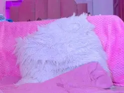 Amateur Live Sex Cam of LoveQueen2