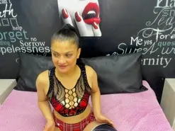 Amateur Live Sex Cam of HornyRouse
