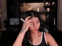 Amateur Watch Live Sex Cams of MiaLaurence