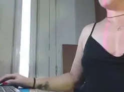 Amateur Live Sex Cam of BLOODY_MARY