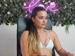 Amateur Free Live Porn of DestinyHills