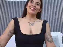Amateur Live Porn of shannel_love