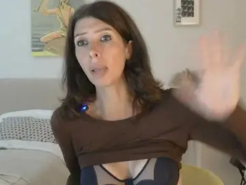 Bongacams Watch Live Sex Cams of RoxySkyBlue