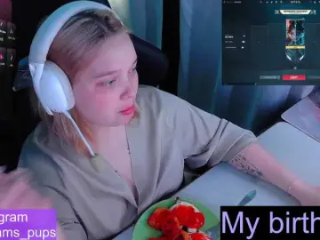 Bongacams Nude Webcam of AlinaAdams