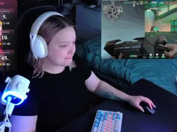 Bongacams Free Porn Cam of AlinaAdams