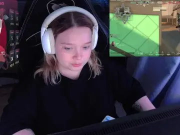 Bongacams Free Live Porn of AlinaAdams