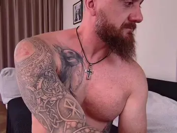 Bongacams Free Porn Cam of Vik1One1