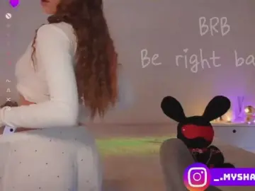 Bongacams Nude Webcam of MaybeBabeTV
