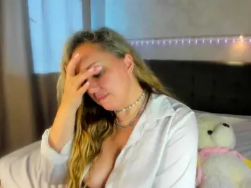 Bongacams Live Sex Cam of Sky-Kuper