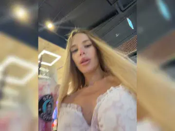 Bongacams Watch Live Sex Cams of blondinochkaa