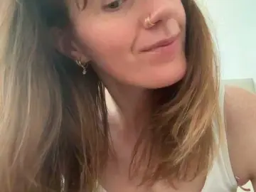 Bongacams Free Live Porn of REDHEADROSIE