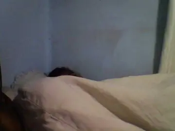 Bongacams Live Sex Cam of Carennehot2