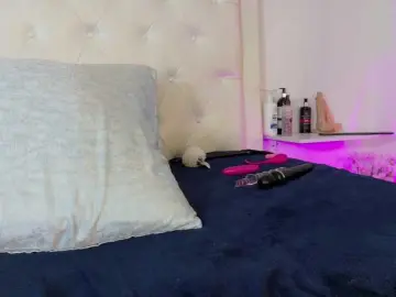 Bongacams Sex Cam of rouse-sexy-hotxx77
