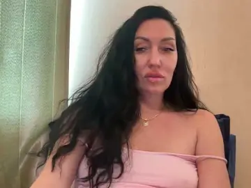 Bongacams Free Porn Cam of KorolevaQween000