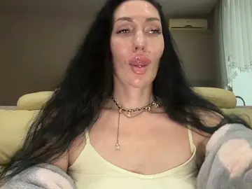 Bongacams Adult Webcam of KorolevaQween000
