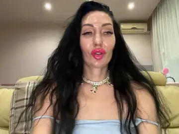 Bongacams Best Webcam of KorolevaQween000