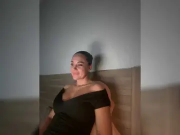 Bongacams Free Porn Cam of QWEENII