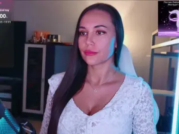 Bongacams Live Sex Cam of QWEENII