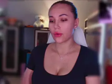 Bongacams Free Porn Cam of QWEENII