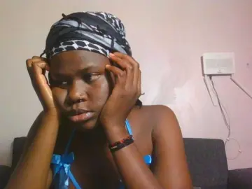 Bongacams Watch Live Sex Cams of Midnightwhisper01