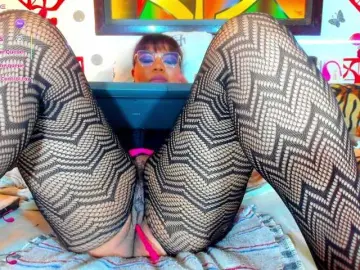 Bongacams Sex Cam of XxXbrunettesquirtxXx