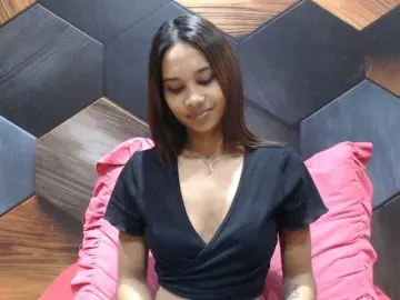 Bongacams Free Porn Cam of IndianAurora