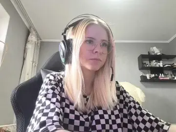 Bongacams Free Porn Cam of RomonaDoggette