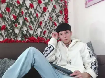 Bongacams Live Sex Cam of LiamBrown09