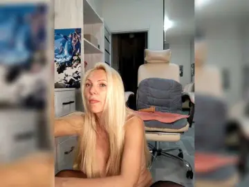 Bongacams Watch Live Sex Cams of MonnaSky