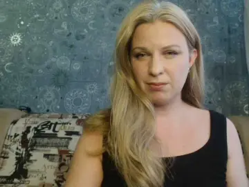 Bongacams Free Live Porn of BlondeFox