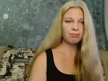 Bongacams Free Live Porn of BlondeFox