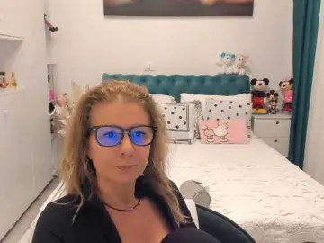 Bongacams Watch Live Sex Cams of SalomeJade