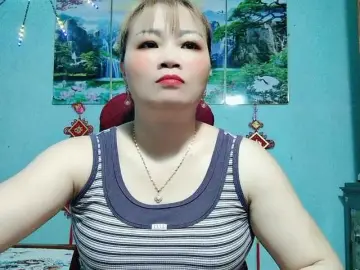 Bongacams Nude Webcam of Linhanhsex2k