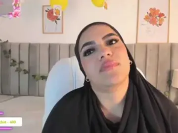Bongacams Live Sex Cam of mhia-paris
