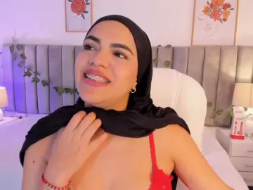 Bongacams Nude Webcam of mhia-paris