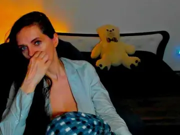 Bongacams Adult Video Chat of SexQueen11