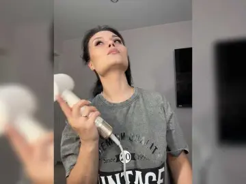 Bongacams Live Sex Cam of Paratrax