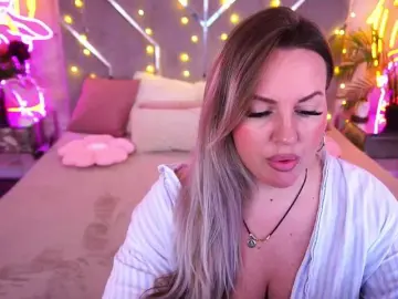 Bongacams Live Sex of KiraCandyS